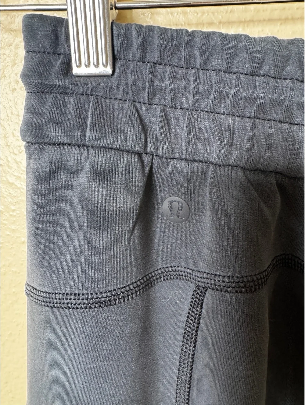 Lululemon Softstreme Women’s 2 Black Cropped Wide Leg Pull-On Pants Drawstring
